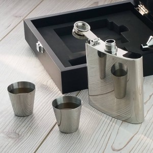 Luxury Engraved Hip Flask Presentation Set - SaRflc11