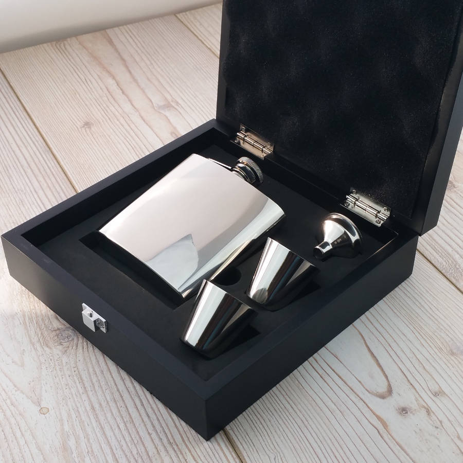 Luxury Engraved Hip Flask Presentation Set - SaRflc11